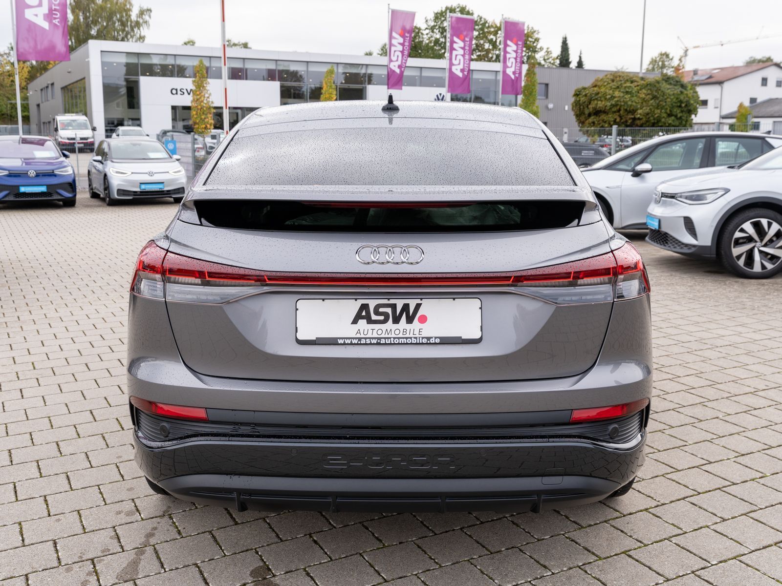 Fahrzeugabbildung Audi Q4 Sportback S line 40 e-tron NAVI MATRIX SONOS