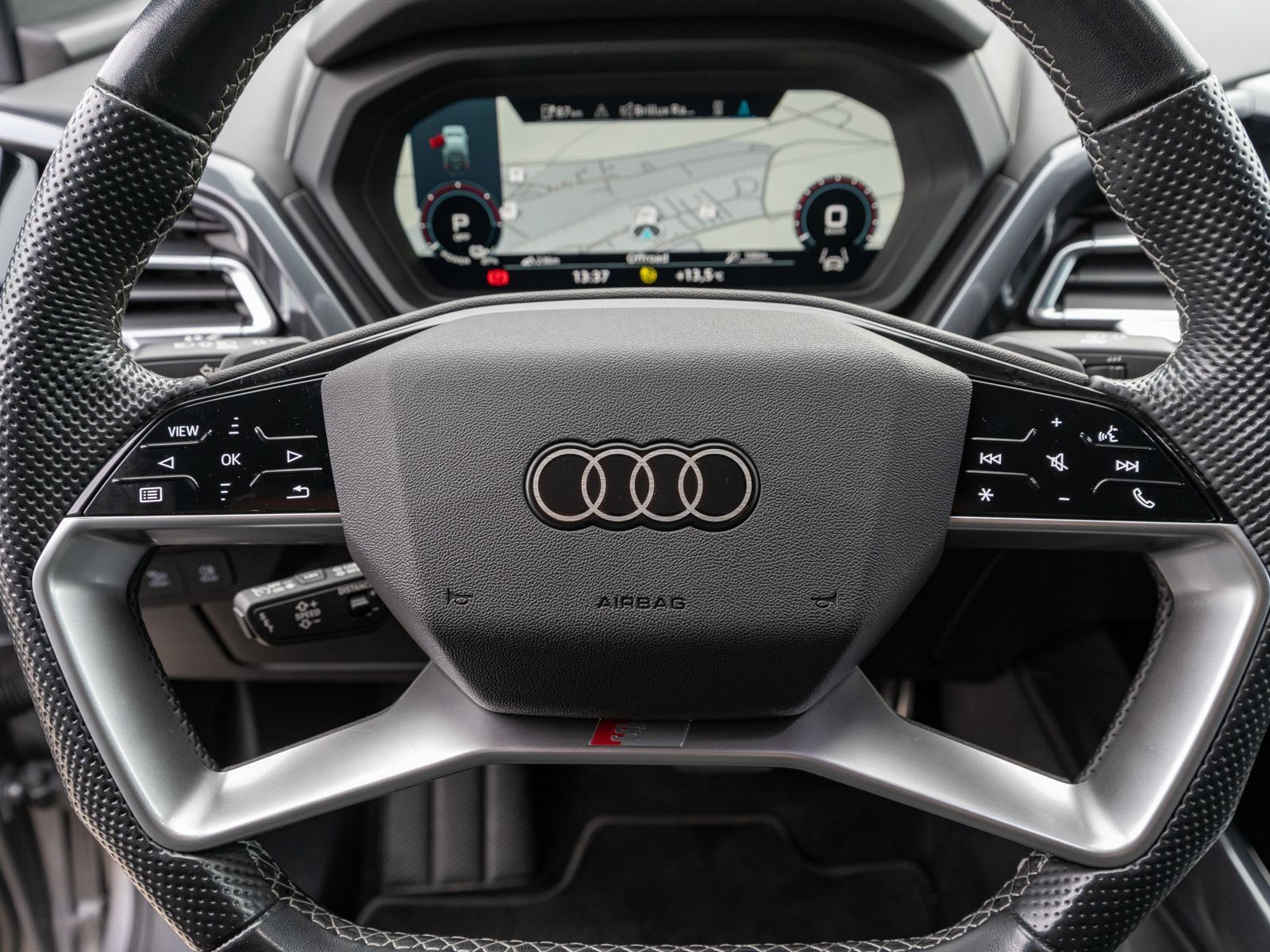 Fahrzeugabbildung Audi Q4 Sportback S line 40 e-tron NAVI MATRIX SONOS