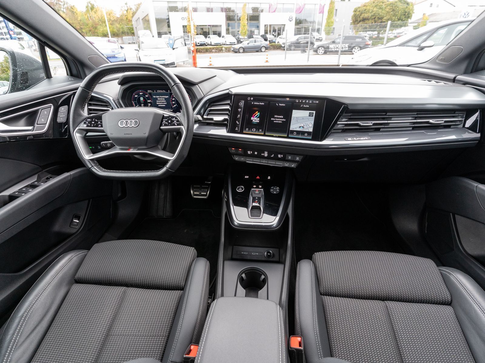 Fahrzeugabbildung Audi Q4 Sportback S line 40 e-tron NAVI MATRIX SONOS