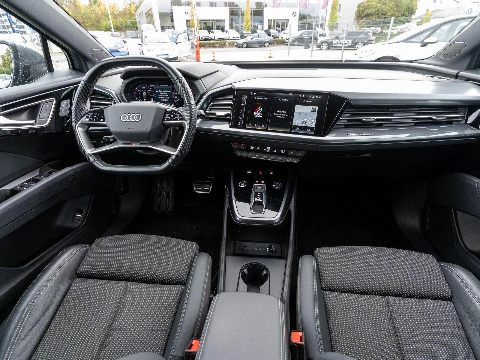 Fahrzeugabbildung Audi Q4 Sportback S line 40 e-tron NAVI MATRIX SONOS