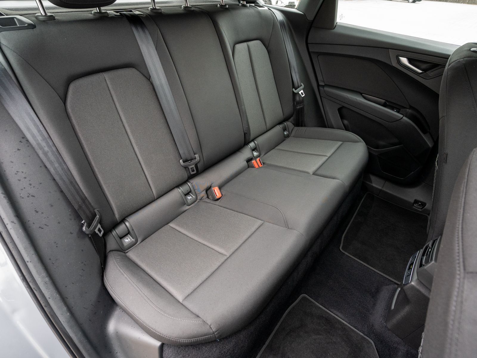 Fahrzeugabbildung Audi Q4 40 e-tron NAVI LED RFK GRA PDC SHZ ACC VC