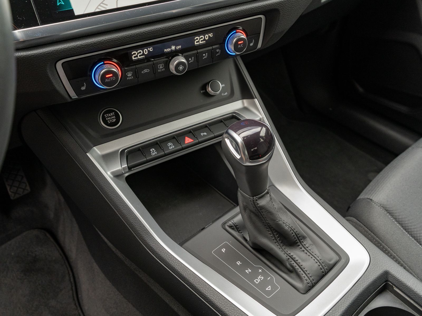 Fahrzeugabbildung Audi Q3 advanced 35TFSI Stronic NAVI LED RFK ACC VC