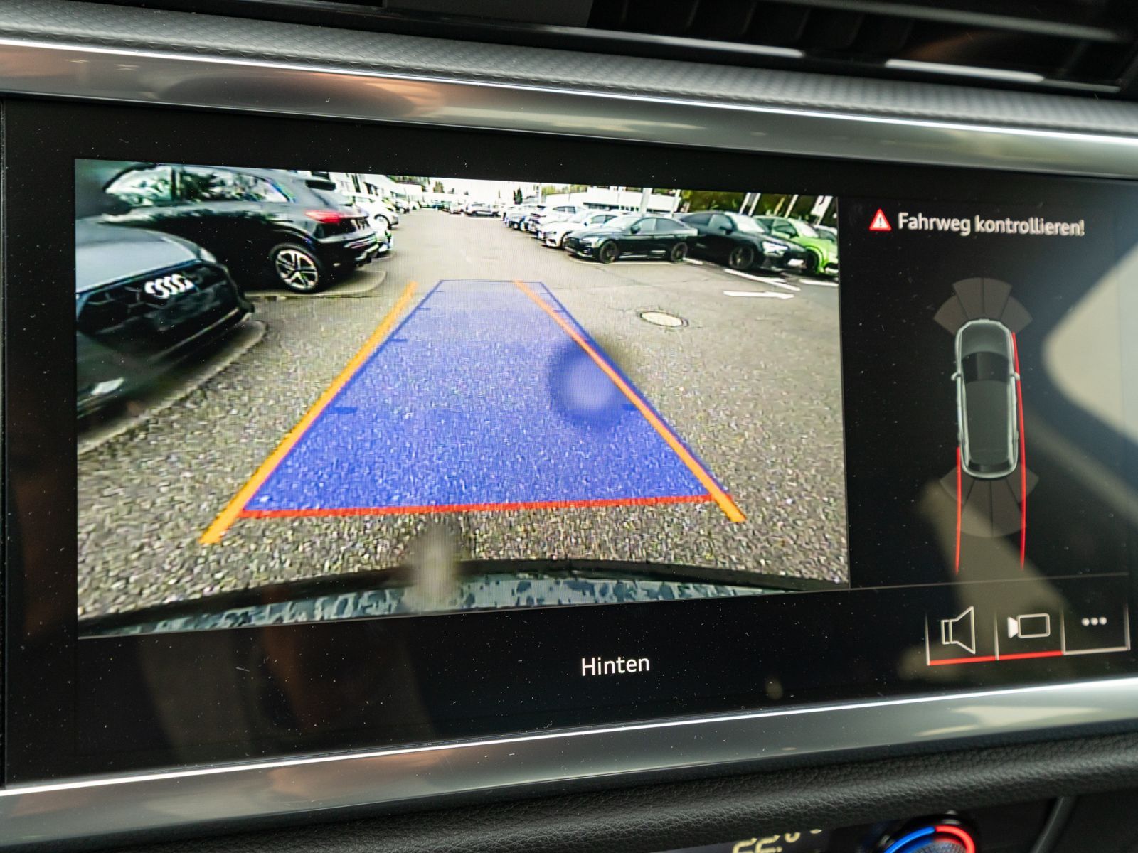Fahrzeugabbildung Audi Q3 advanced 35TFSI Stronic NAVI LED RFK ACC VC