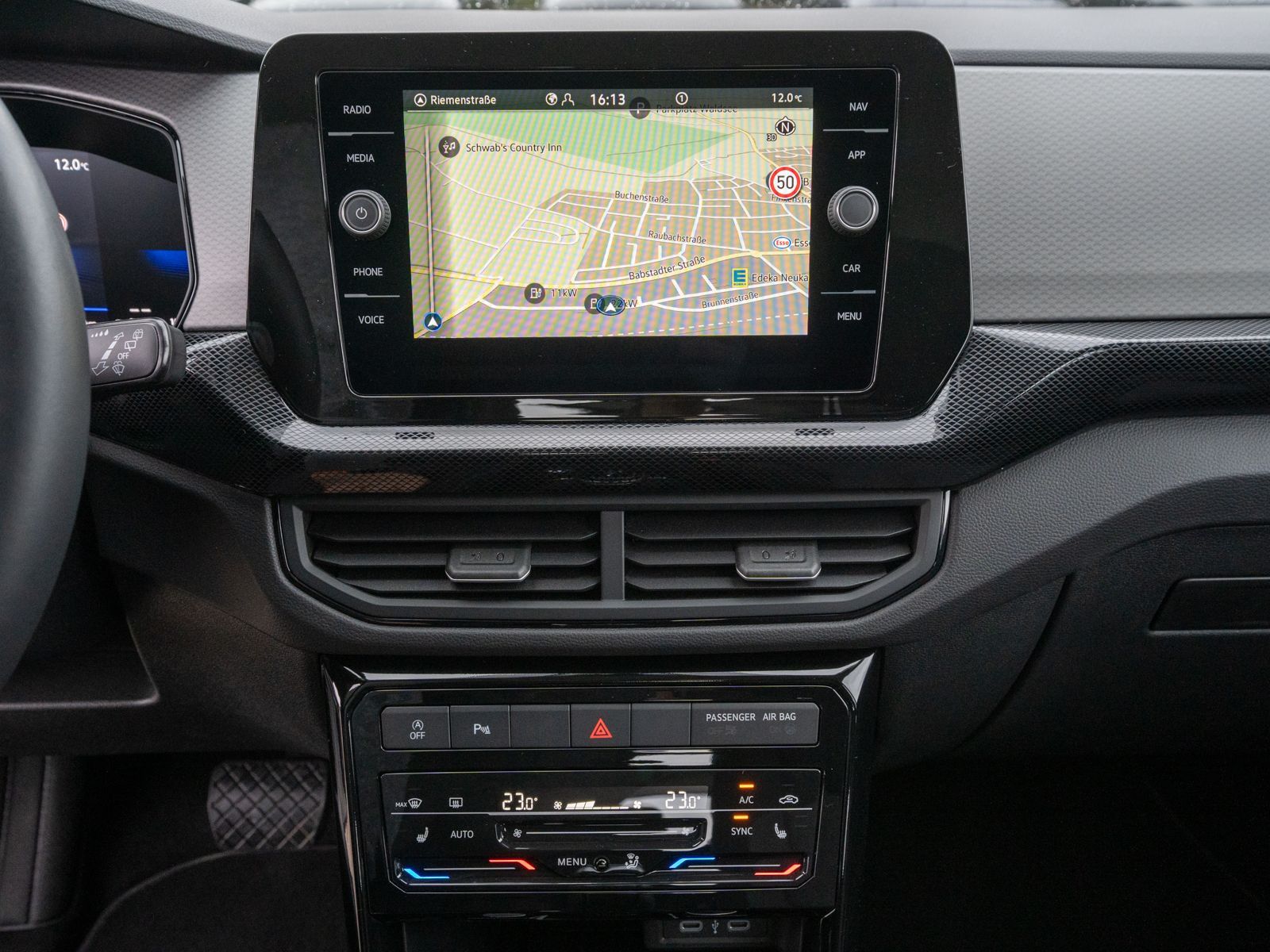 Fahrzeugabbildung Volkswagen T-Cross Life 1.5 DSG LED Navi EFK ACC PDC SHZ