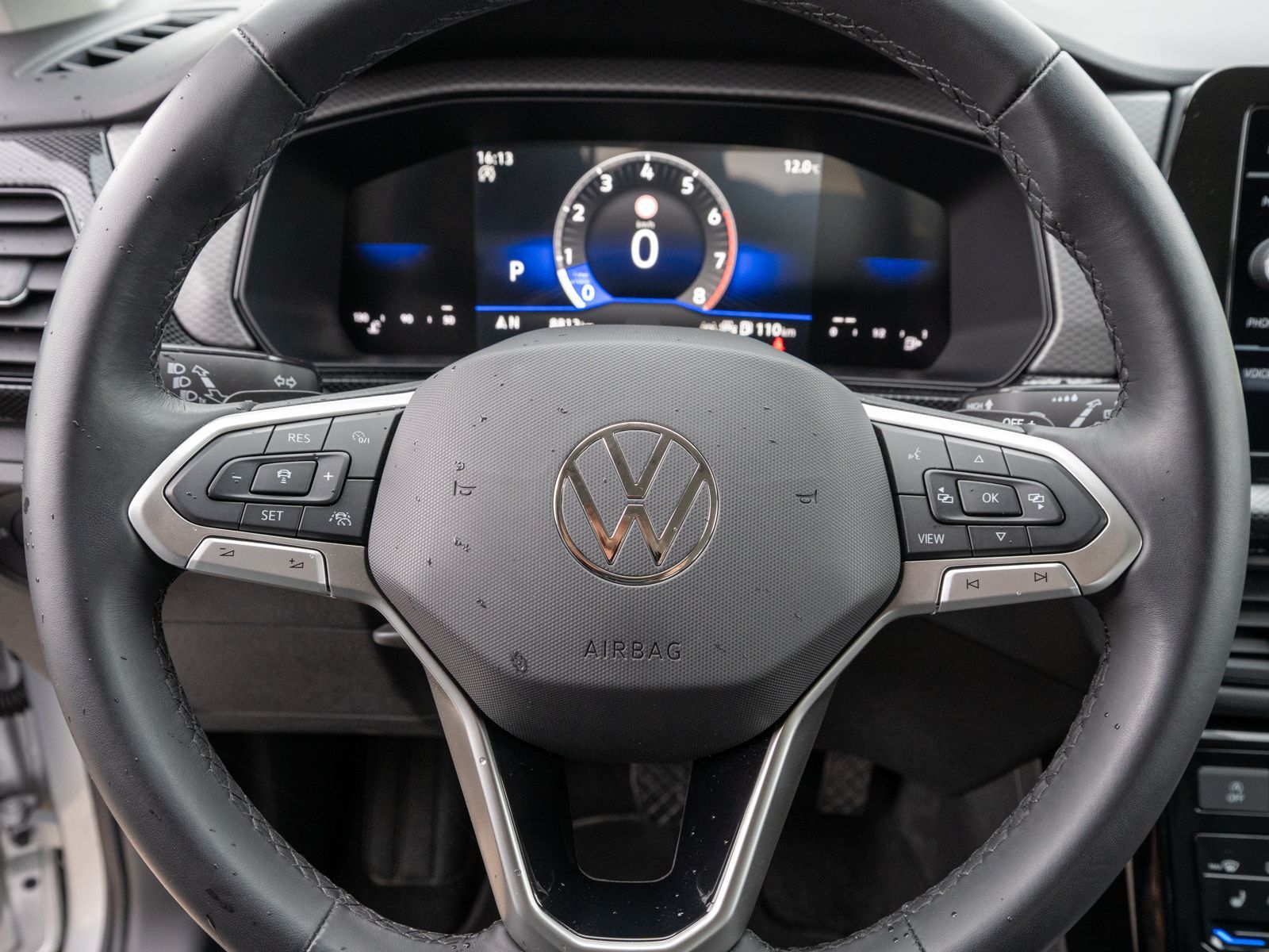 Fahrzeugabbildung Volkswagen T-Cross Life 1.5 DSG LED Navi EFK ACC PDC SHZ