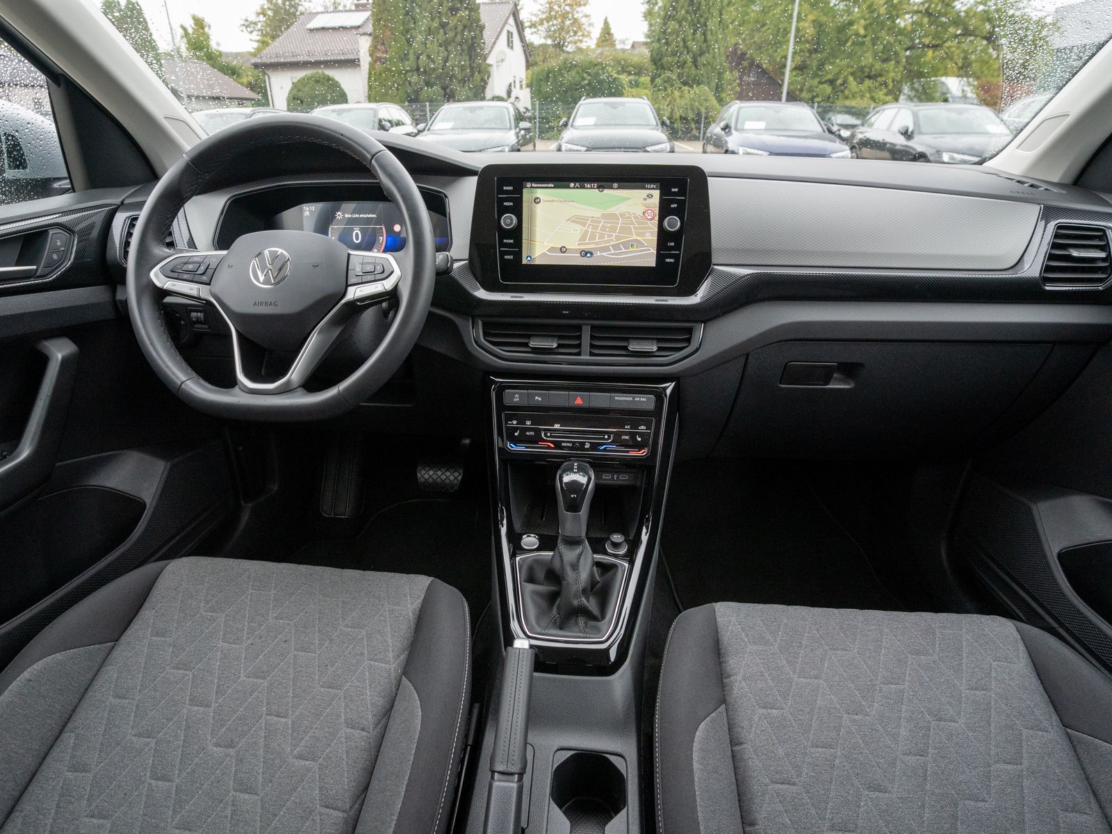 Fahrzeugabbildung Volkswagen T-Cross Life 1.5 DSG LED Navi EFK ACC PDC SHZ