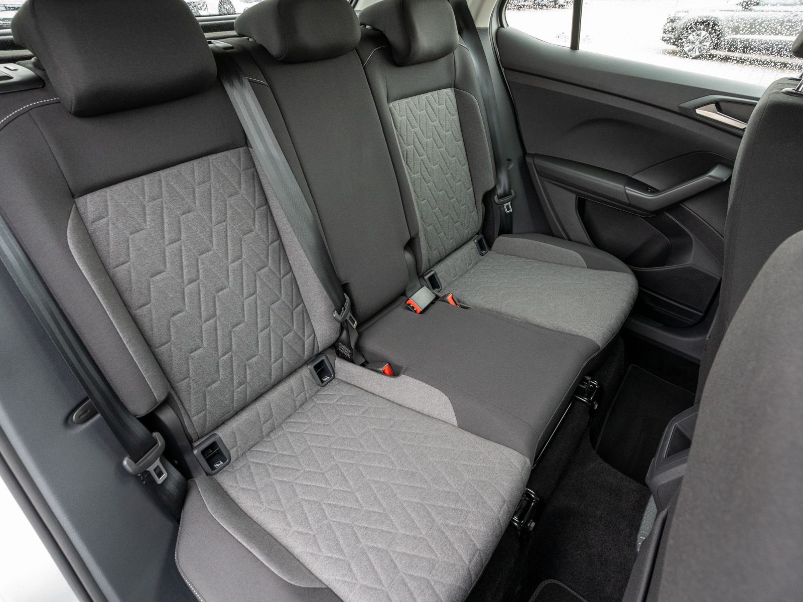 Fahrzeugabbildung Volkswagen T-Cross Life 1.5 DSG LED Navi EFK ACC PDC SHZ