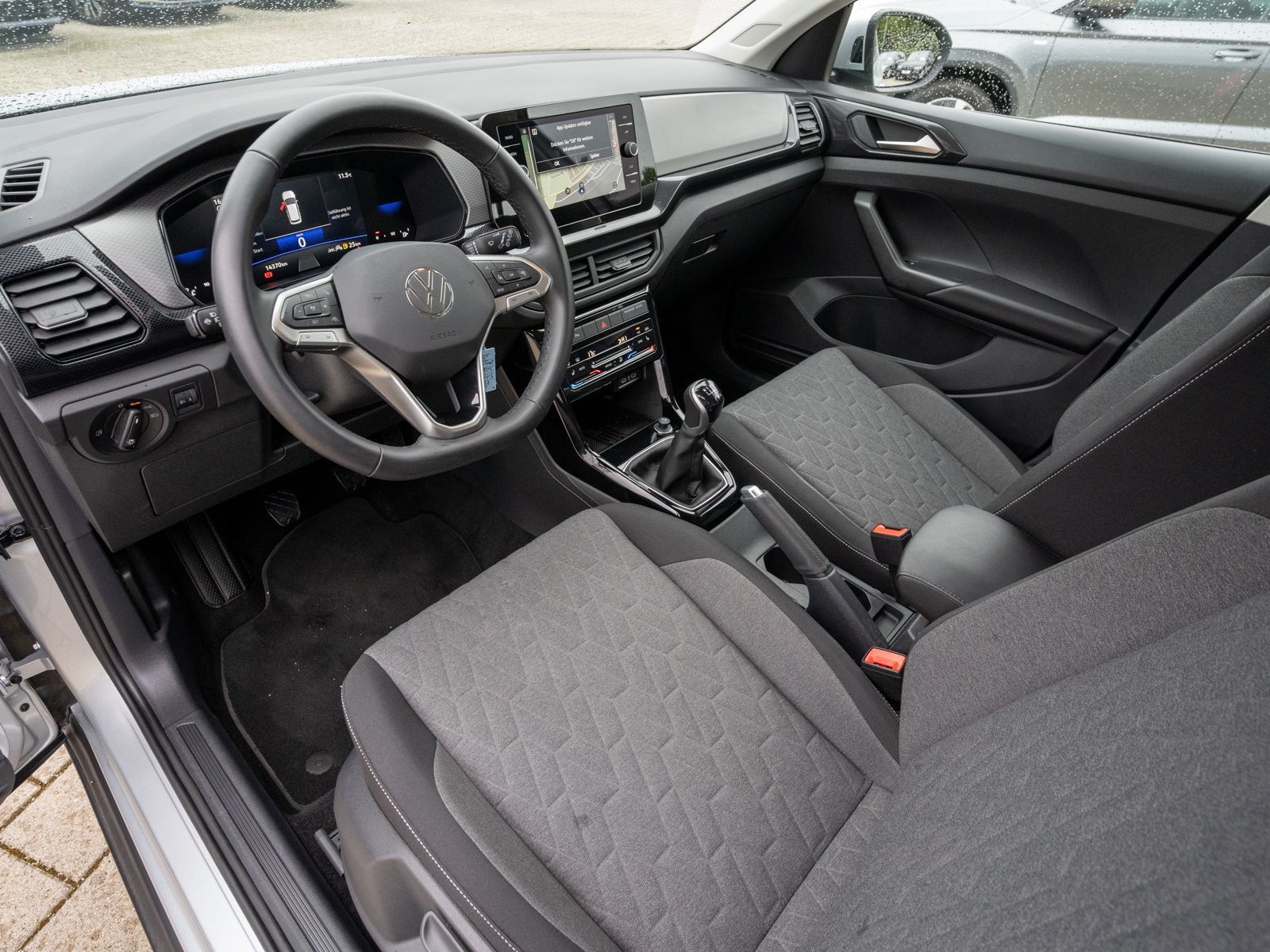 Fahrzeugabbildung Volkswagen T-Cross Life 1.0 TSI LED Navi ACC RFK PDC SHZ