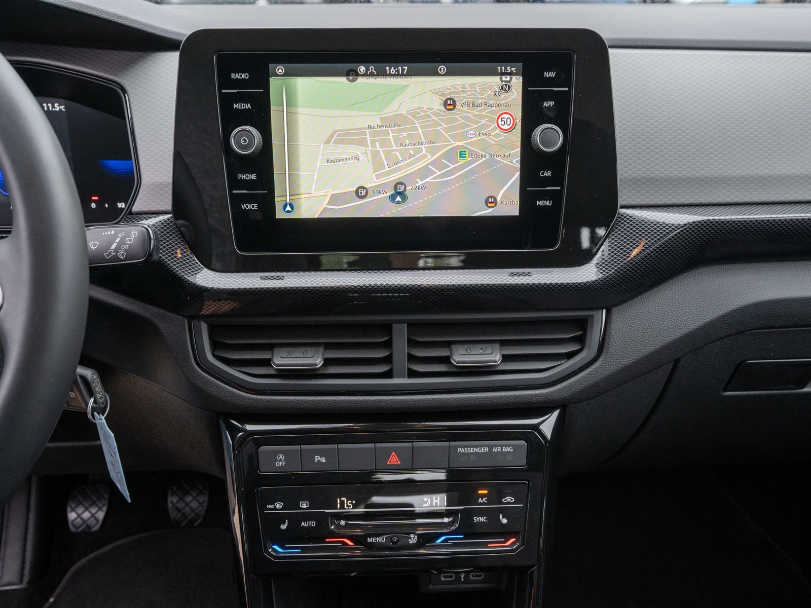 Fahrzeugabbildung Volkswagen T-Cross Life 1.0 TSI LED Navi ACC RFK PDC SHZ