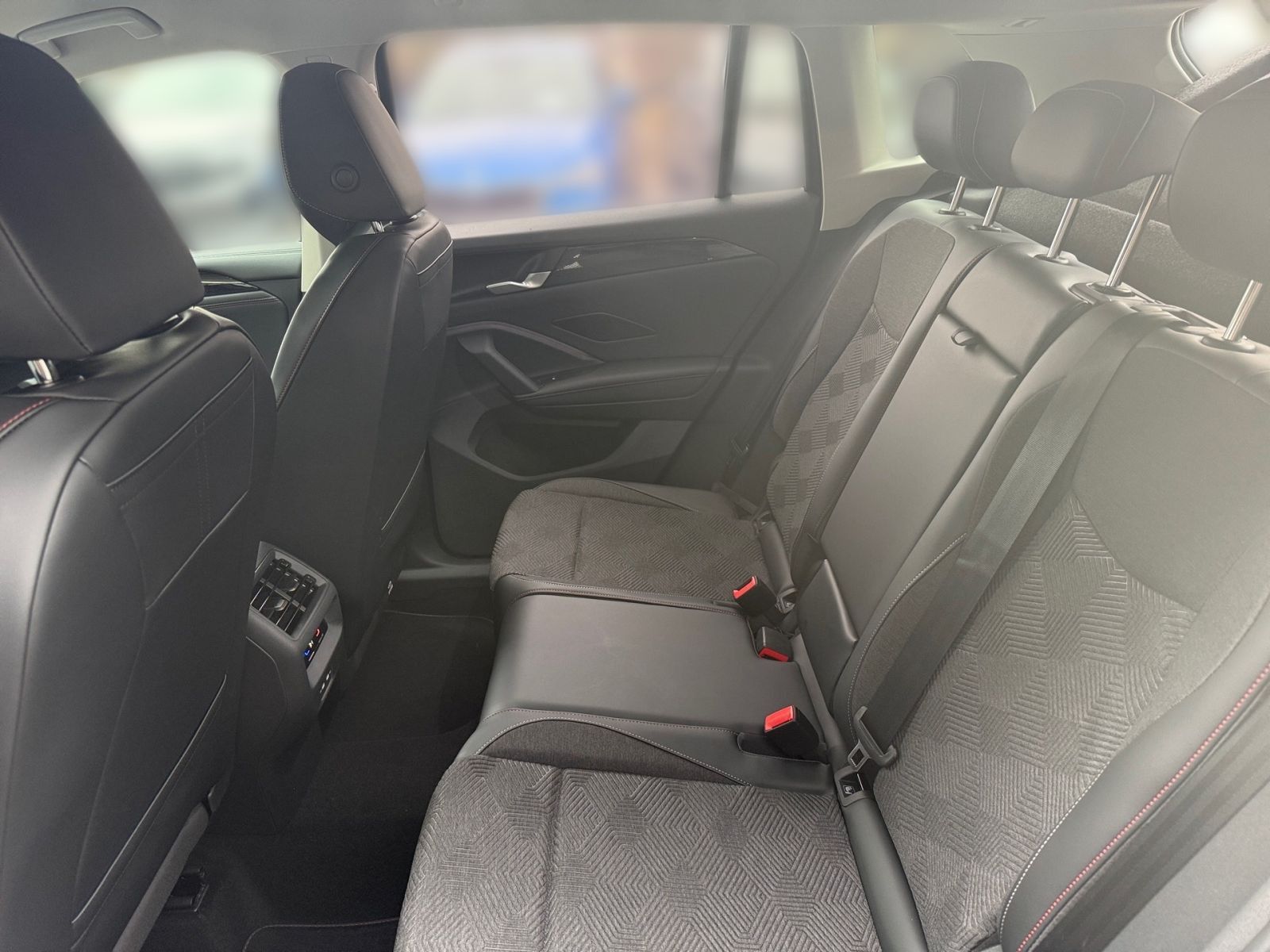 Fahrzeugabbildung Volkswagen Tiguan Life 1,5 l eTSI 150 PS DSG