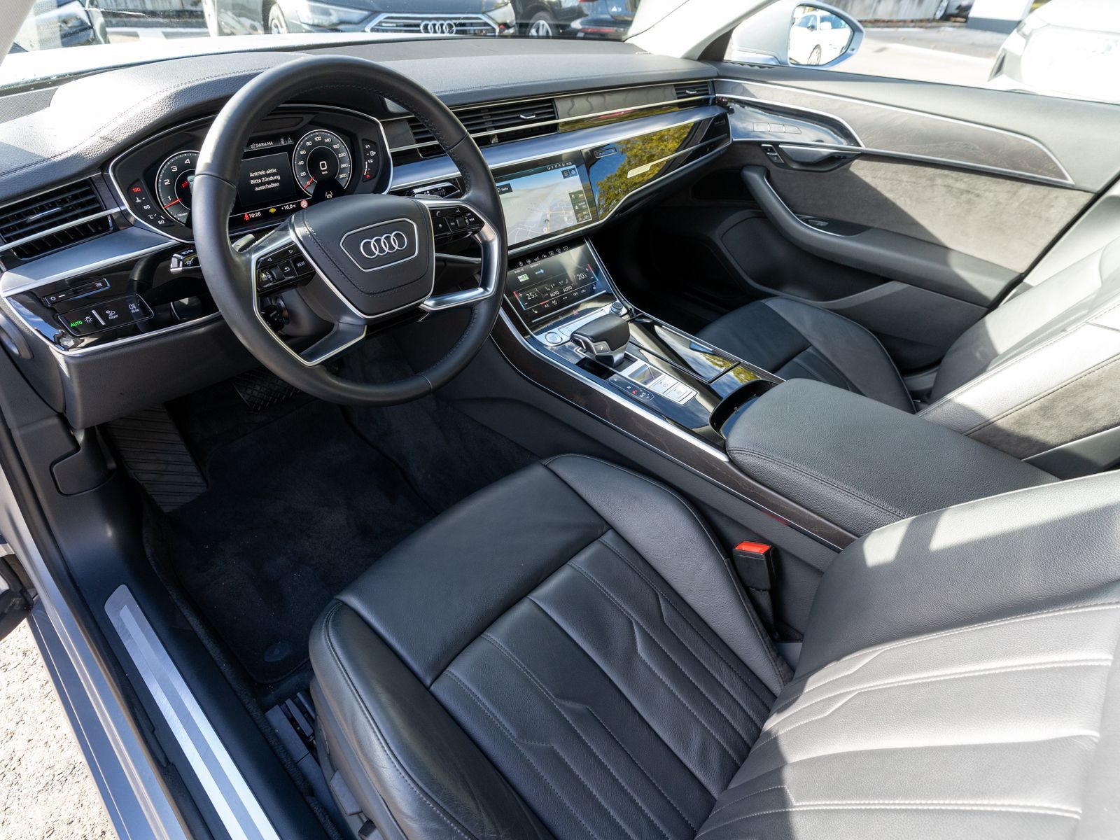Fahrzeugabbildung Audi A8 55 TFSI quattro NAVI MATRIX AHK PANO HUD 360°