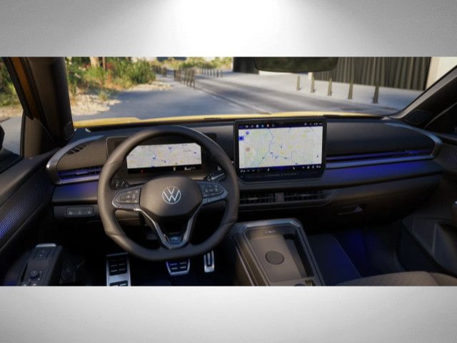 Fahrzeugabbildung Volkswagen T-Roc R-Line 1.5 l eTSI 150 PS DSG 360° ACC AHK