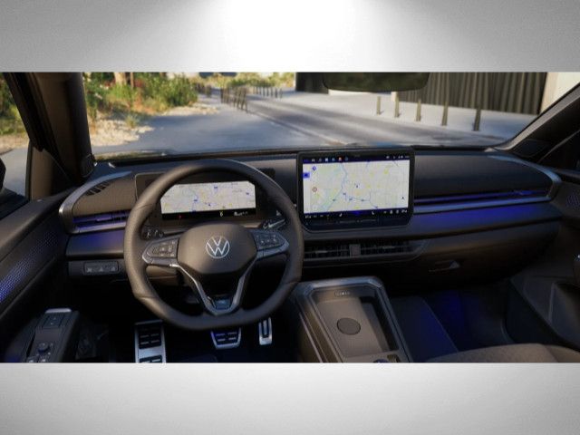 Fahrzeugabbildung Volkswagen T-Roc R-Line 1.5 l eTSI 150 PS DSG 360° LED AHK