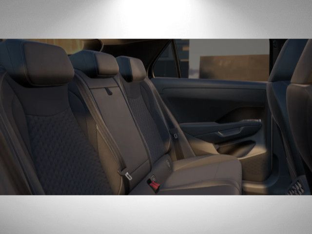 Fahrzeugabbildung Volkswagen T-Roc R-Line 1.5 l eTSI 150 PS DSG 360° LED AHK