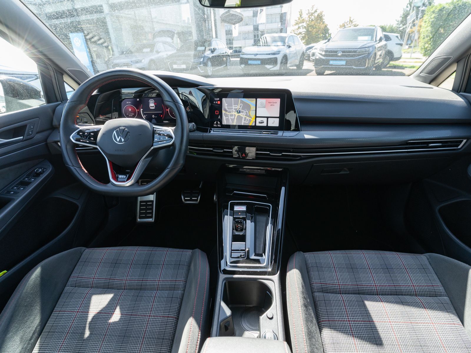 Fahrzeugabbildung Volkswagen Golf GTI 2.0 TSI DSG LED Navi ACC PANO RFK SHZ