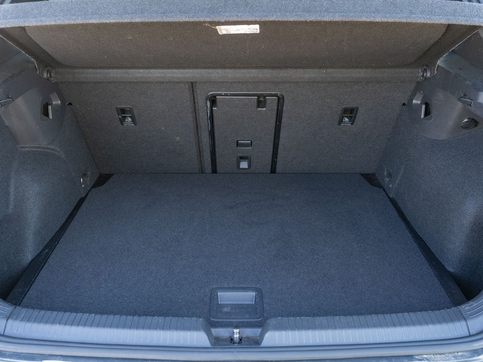Fahrzeugabbildung Volkswagen Golf GTI 2.0 TSI DSG LED Navi ACC PANO RFK SHZ