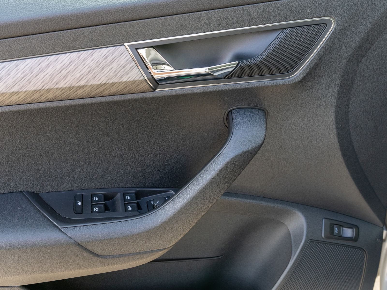 Fahrzeugabbildung SKODA Karoq Style 2.0 TDI LED Navi AHK RFK SHZ PDC