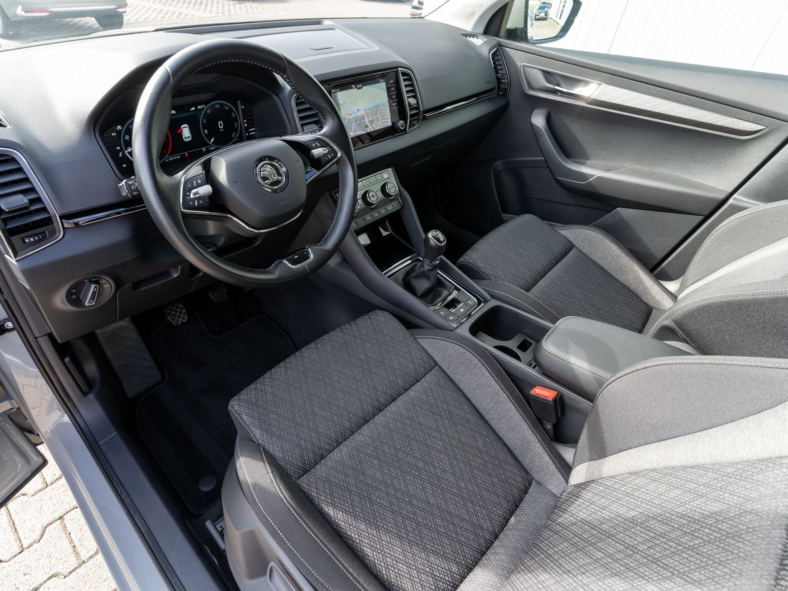 Fahrzeugabbildung SKODA Karoq Style 2.0 TDI LED Navi AHK RFK SHZ PDC