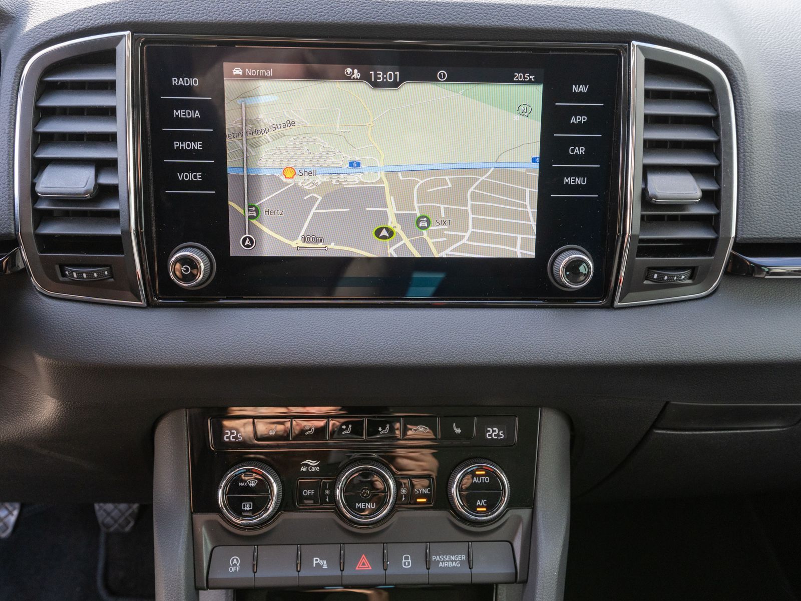 Fahrzeugabbildung SKODA Karoq Style 2.0 TDI LED Navi AHK RFK SHZ PDC