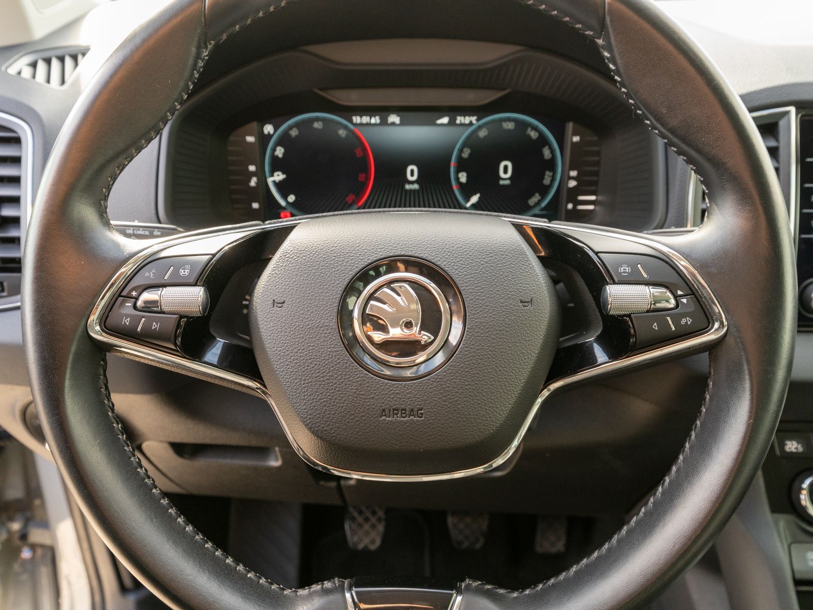 Fahrzeugabbildung SKODA Karoq Style 2.0 TDI LED Navi AHK RFK SHZ PDC
