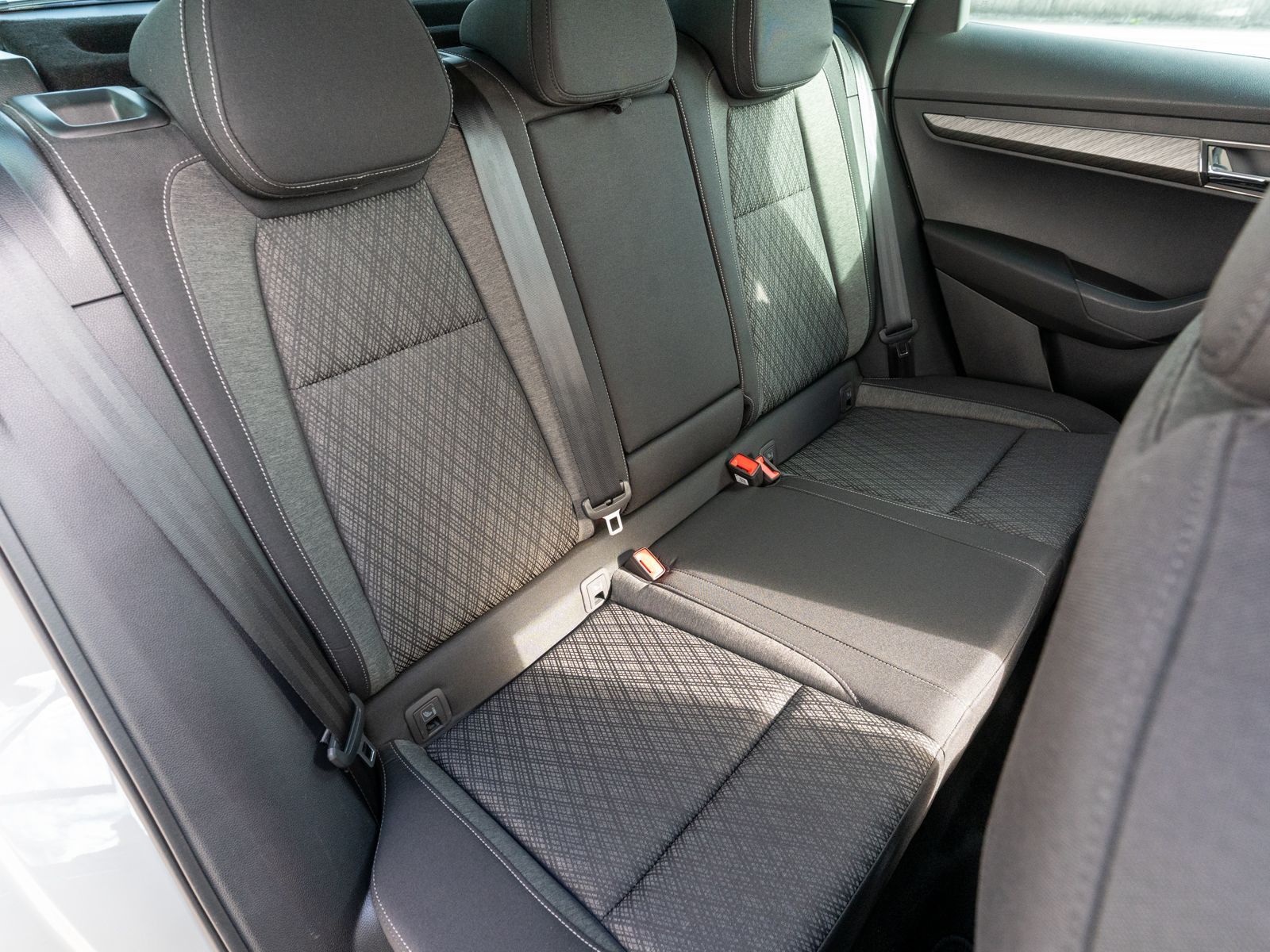 Fahrzeugabbildung SKODA Karoq Style 2.0 TDI LED Navi AHK RFK SHZ PDC