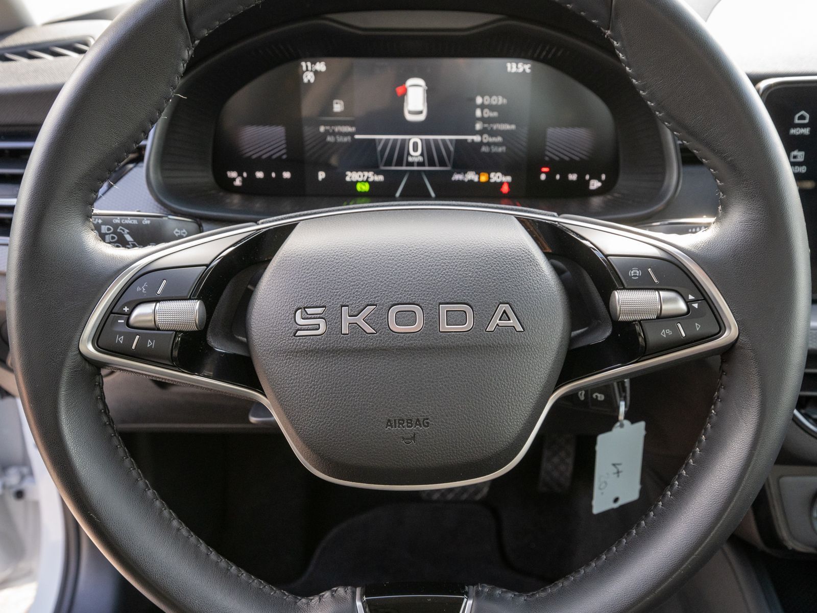 Fahrzeugabbildung SKODA Kamiq Essence 1.0 TSI DSG LED PDC SHZ AHK Vorb.