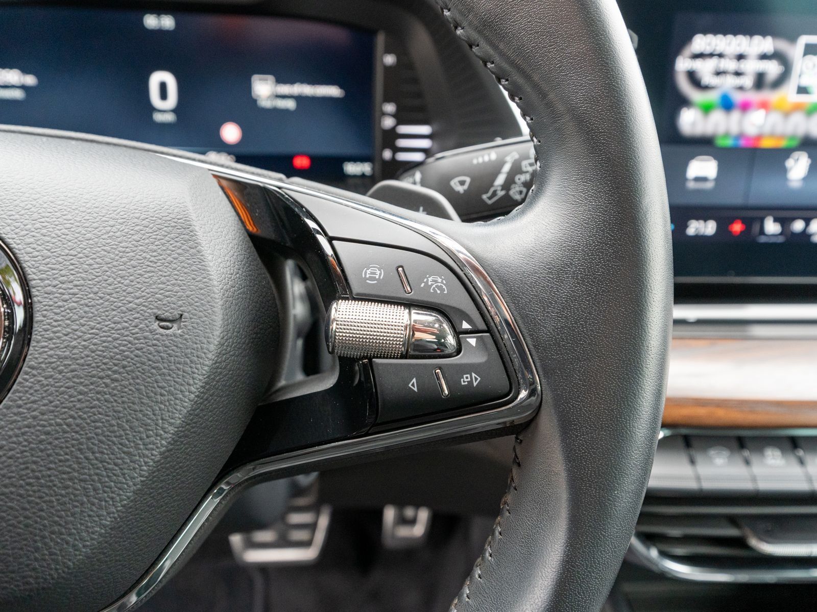 Fahrzeugabbildung SKODA Octavia SCOUT 4x4 2,0 TDI AHK STDHZ HUD CANTON