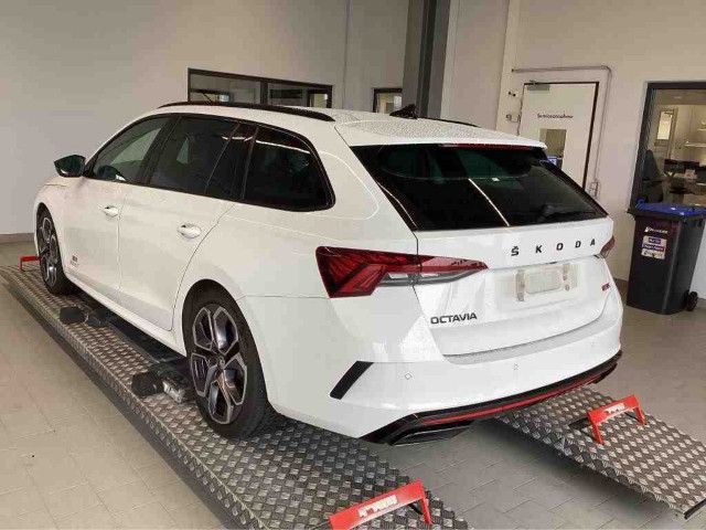 Fahrzeugabbildung SKODA Octavia RS Edition 2.0TSI LED Navi AHK HUD SHZ