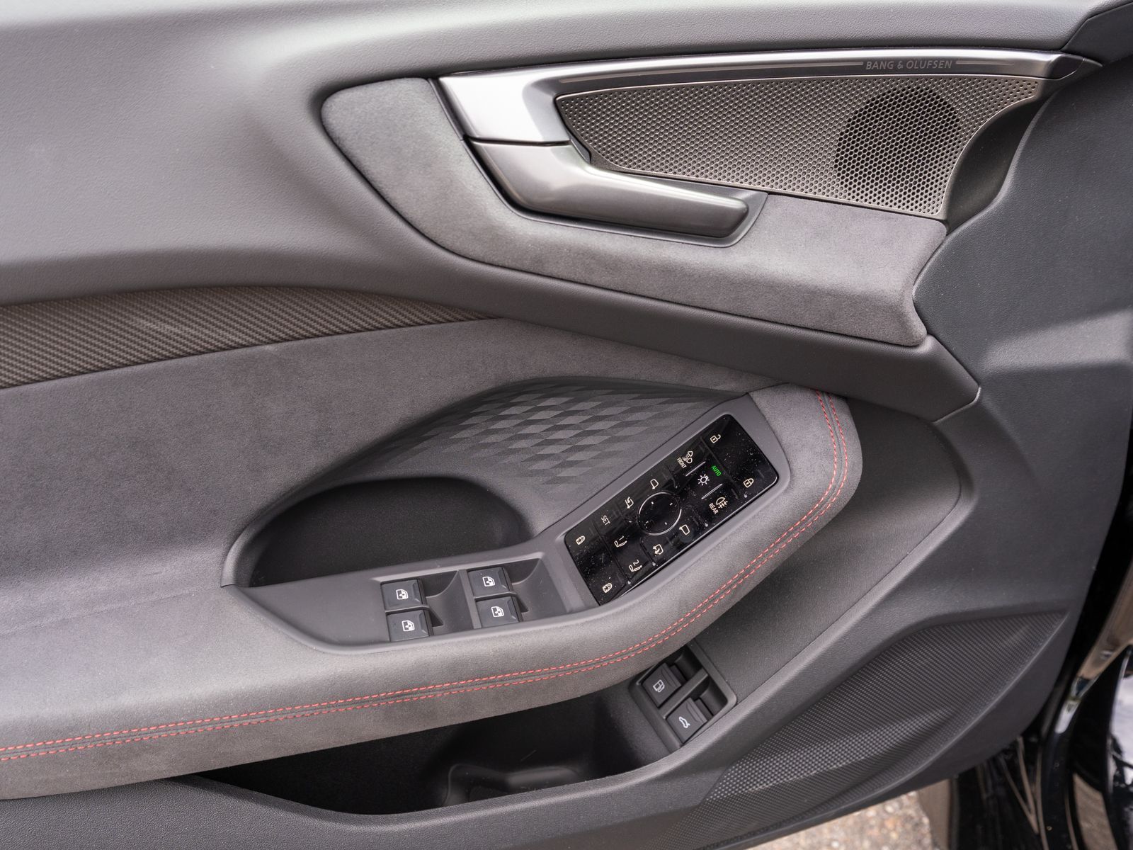 Fahrzeugabbildung Audi RS 5 Avant Keramikbremsen Optikpaket Carbon