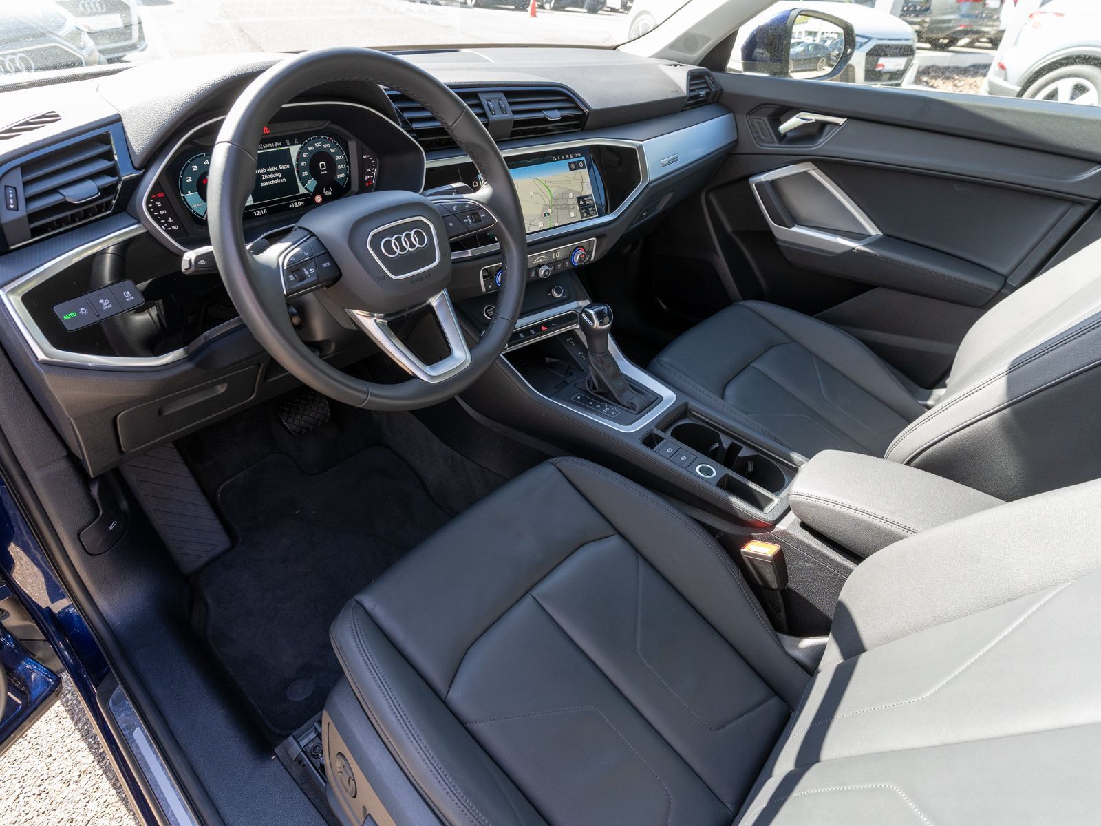 Fahrzeugabbildung Audi Q3 SUV advanced 35 TFSI Stronic LED Navi RFK AHK