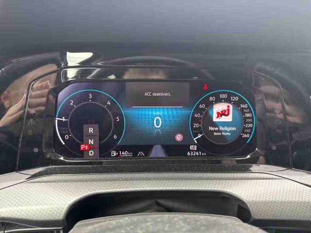 Fahrzeugabbildung Volkswagen Golf Variant 4 Motion 2.0 TDI PANO AHK STDHZ SHZ