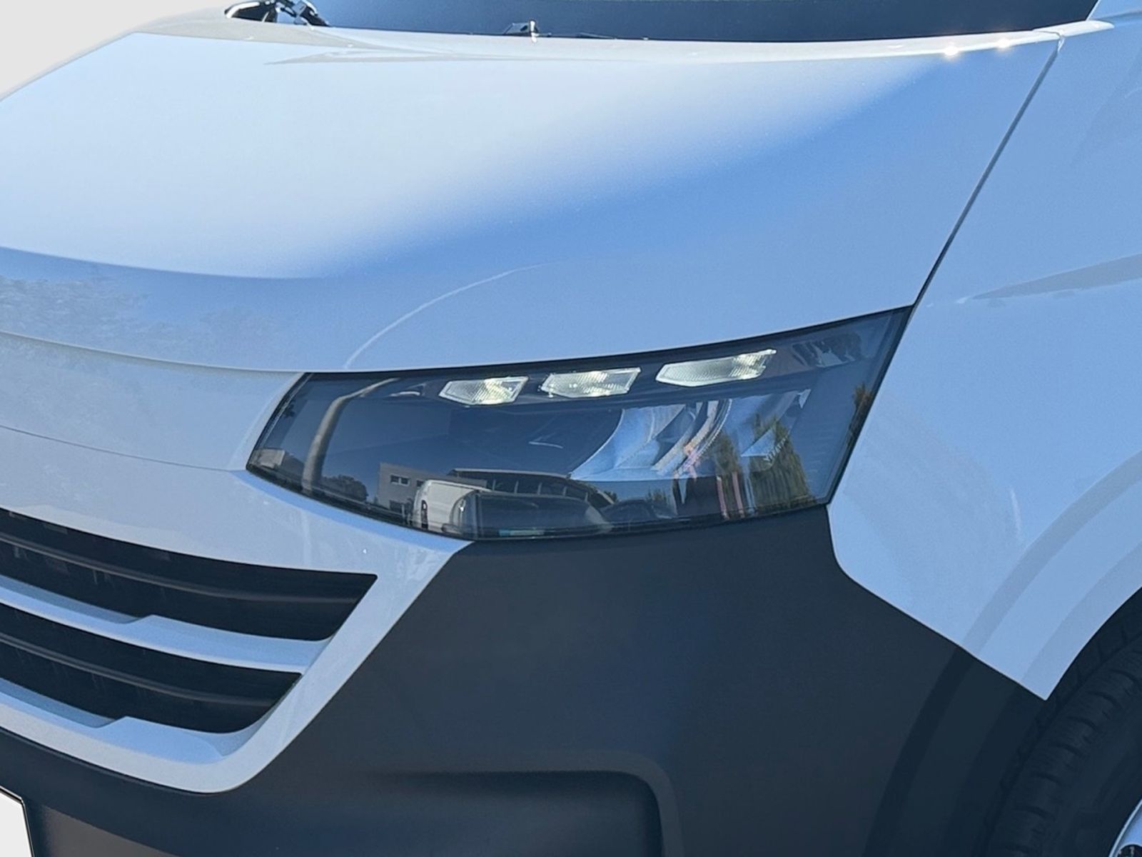Fahrzeugabbildung Volkswagen T7 Transporter Kasten 2.0 TDI KR L1H1