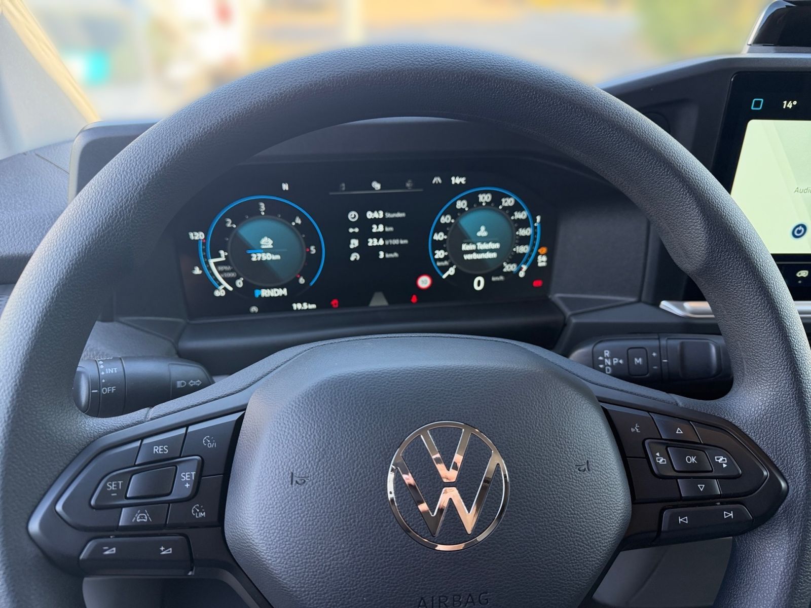Fahrzeugabbildung Volkswagen T7 Transporter Kasten 2.0 TDI KR L1H1