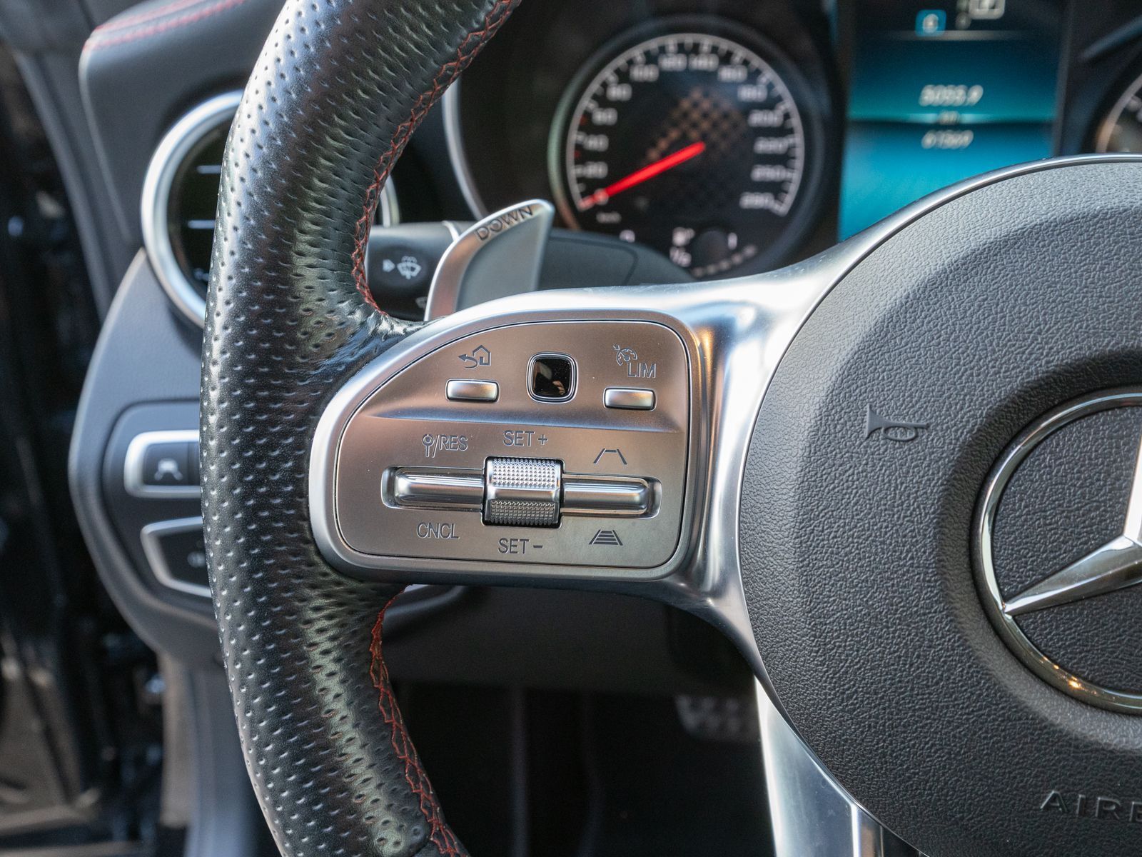 Fahrzeugabbildung Mercedes-Benz C43 AMG Cabriolet 4MATIC Multibeam Navi RFK SHZ