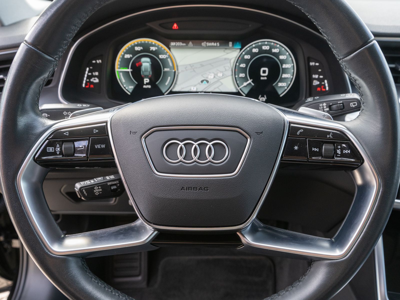 Fahrzeugabbildung Audi A6 Avant 50TFSI e quattro NAVI LED RFK AHK VC