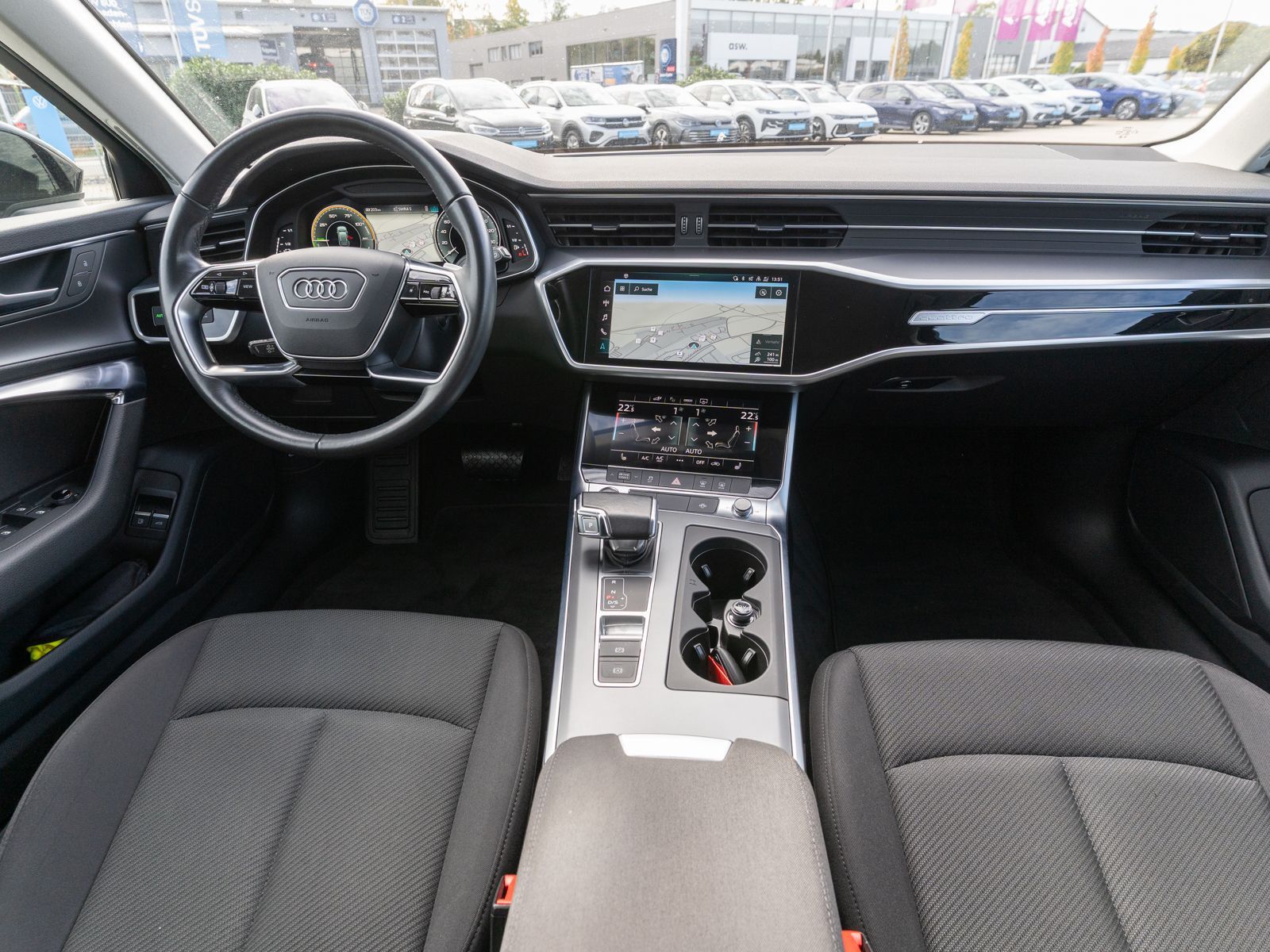 Fahrzeugabbildung Audi A6 Avant 50TFSI e quattro NAVI LED RFK AHK VC