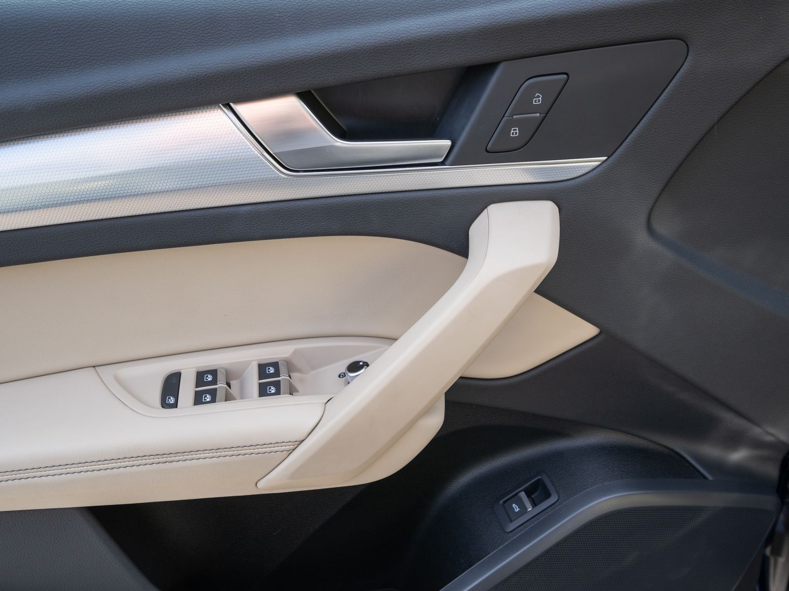 Fahrzeugabbildung Audi Q5 Sportback S line 40TFSI quattro NAVI HUD RFK