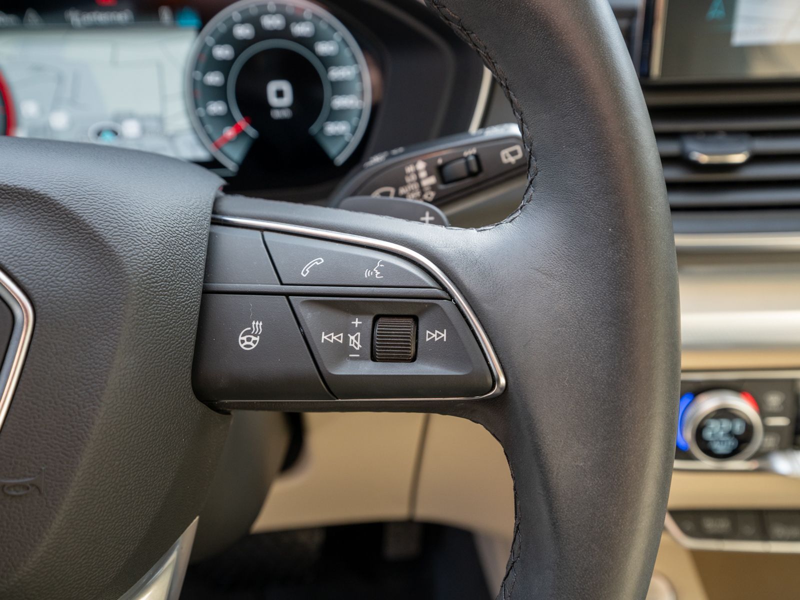 Fahrzeugabbildung Audi Q5 Sportback S line 40TFSI quattro NAVI HUD RFK