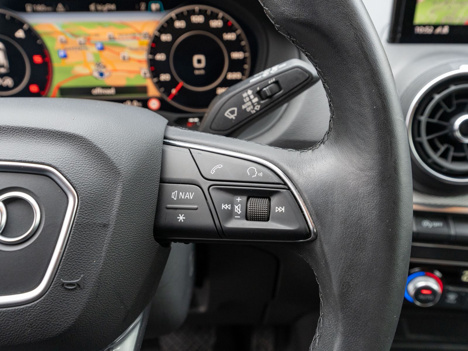Fahrzeugabbildung Audi Q2 Advanced 2.0TDI NAVI LED RFK GRA PDC ACC VC