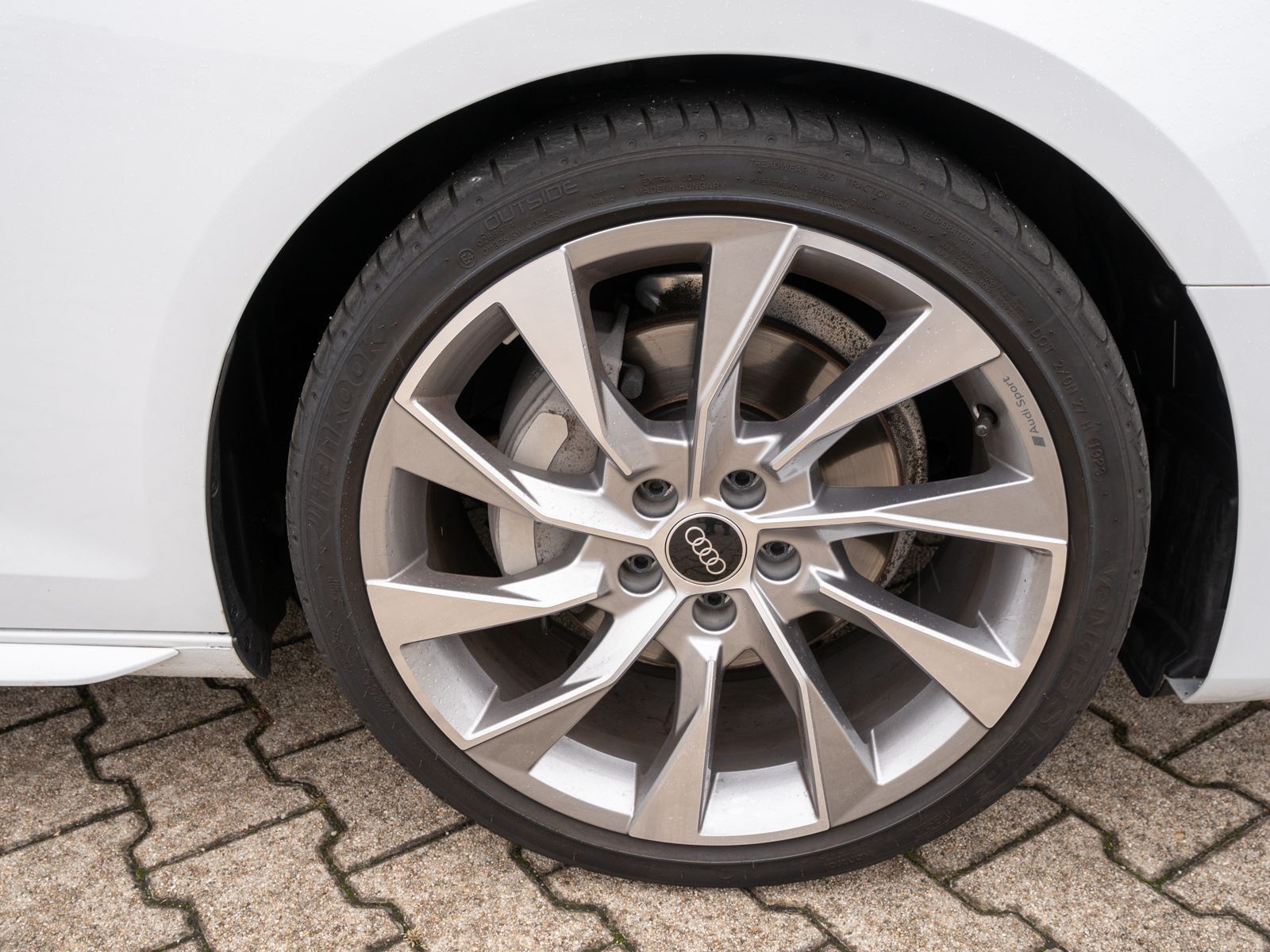 Fahrzeugabbildung Audi A4 Avant S line 40TDI NAVI MATRIX B&O PDC SHZ VC