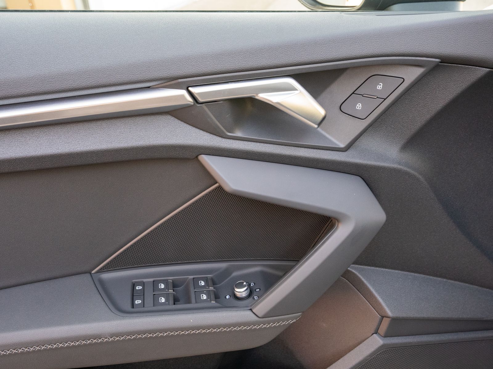 Fahrzeugabbildung Audi S3 Sportback 2.0TFSI quattro NAVI LED GRA SHZ VC