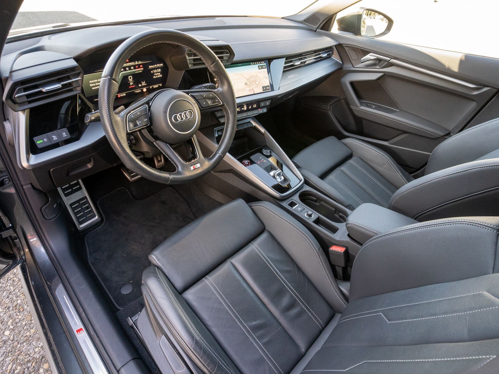 Fahrzeugabbildung Audi S3 Sportback 2.0TFSI quattro NAVI LED GRA SHZ VC