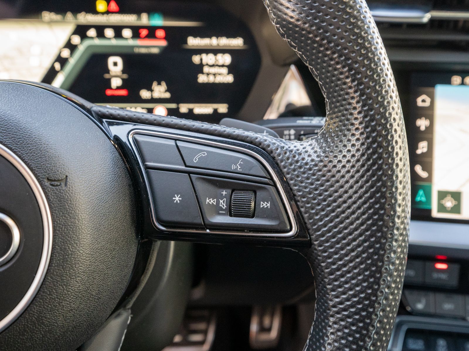 Fahrzeugabbildung Audi S3 Sportback 2.0TFSI quattro NAVI LED GRA SHZ VC
