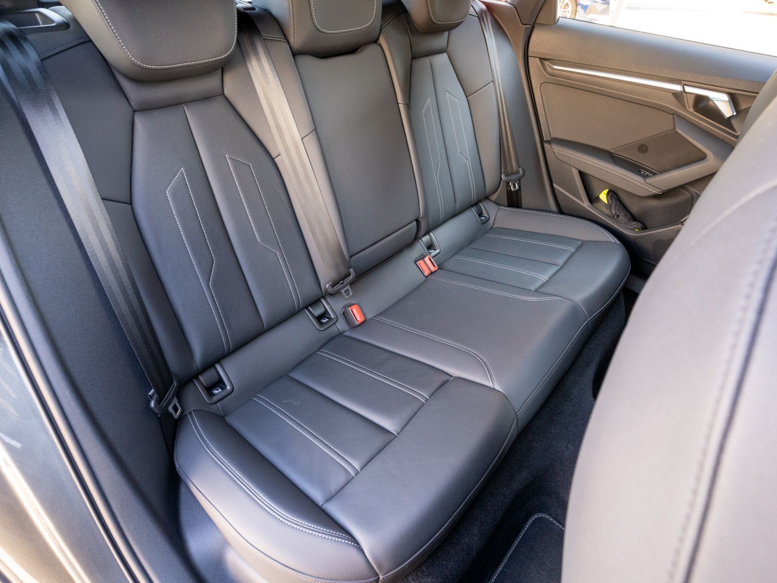 Fahrzeugabbildung Audi S3 Sportback 2.0TFSI quattro NAVI LED GRA SHZ VC