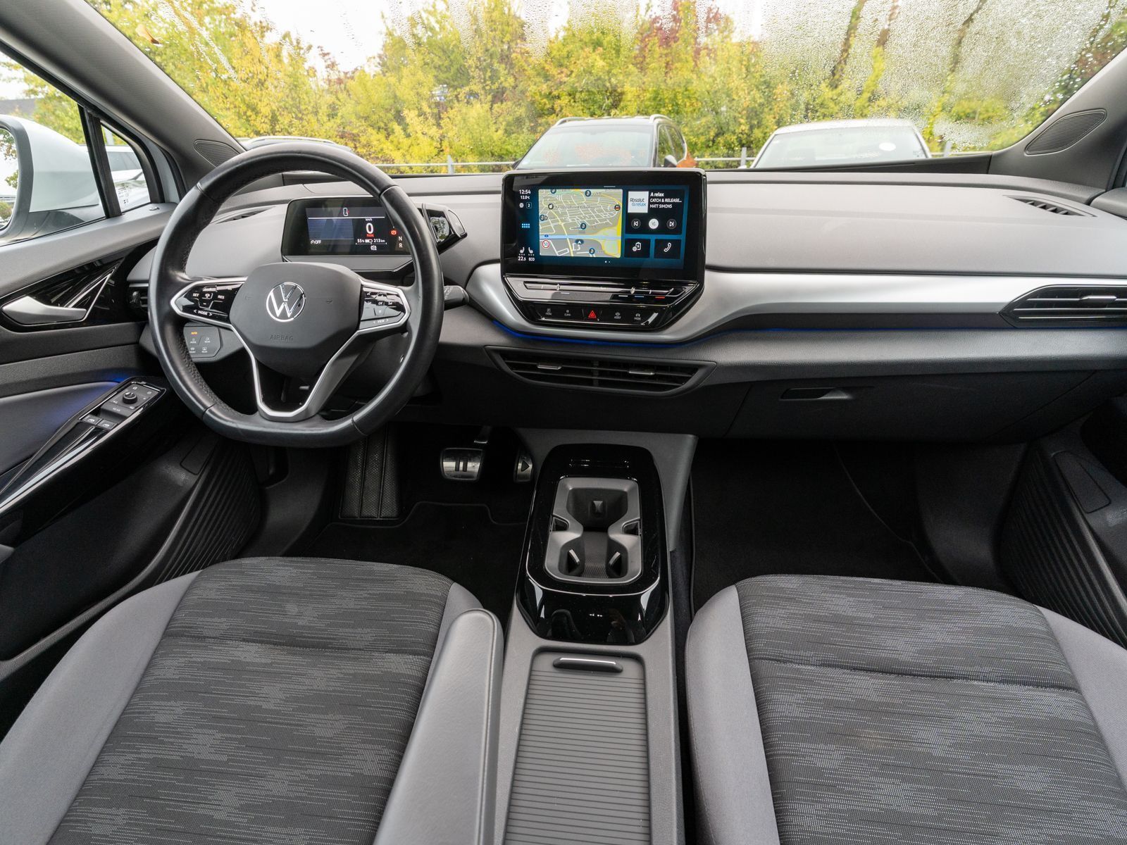 Fahrzeugabbildung Volkswagen ID.4 Pro 4 MOTION LED Navi AHK WÄPU RFK ACC SHZ