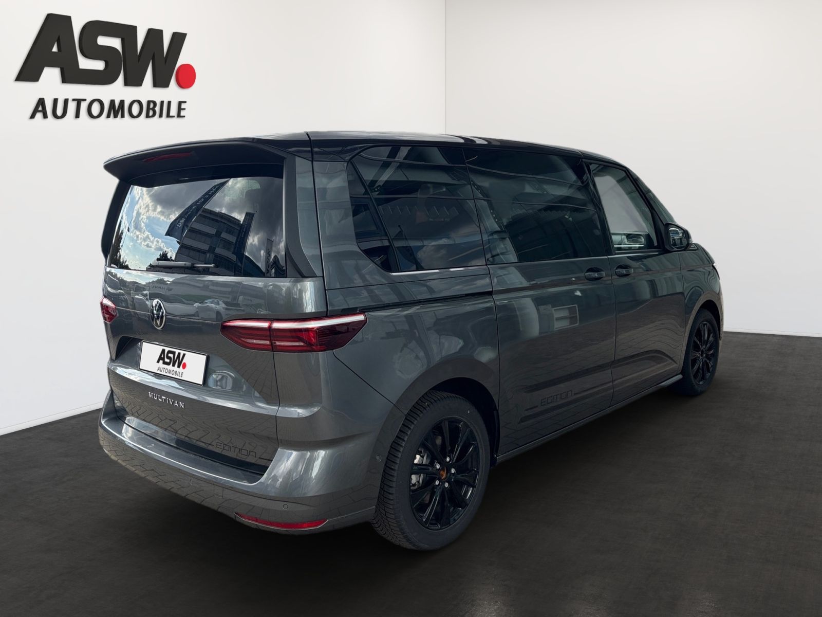 Fahrzeugabbildung Volkswagen Multivan Life 2,0 l 150PS TDI DSG LED ACC 360°