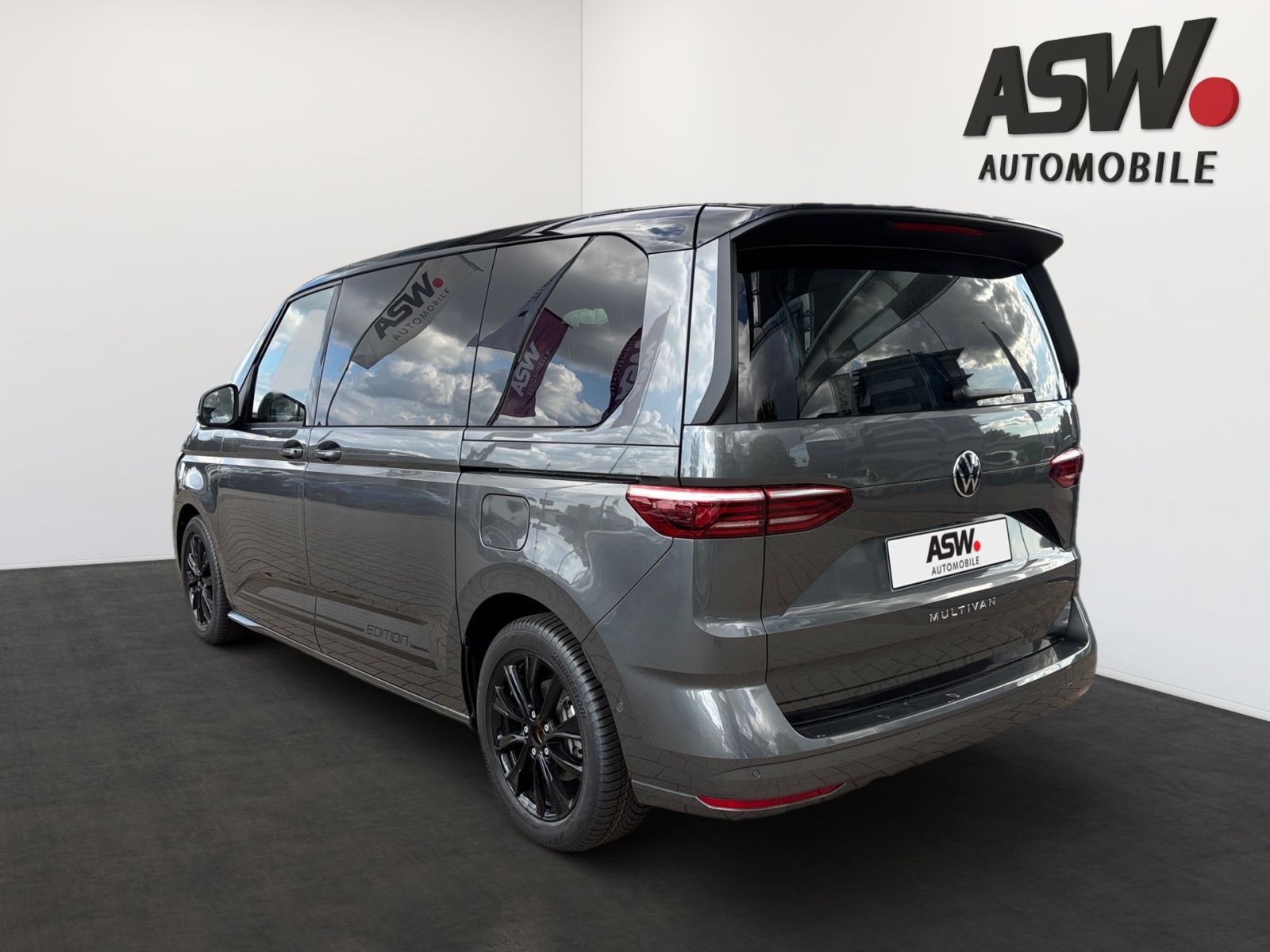 Fahrzeugabbildung Volkswagen Multivan Life 2,0 l 150PS TDI DSG LED ACC 360°