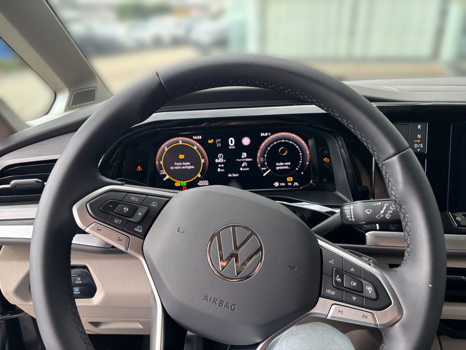 Fahrzeugabbildung Volkswagen Multivan Life 2,0 l 150PS TDI DSG LED ACC 360°