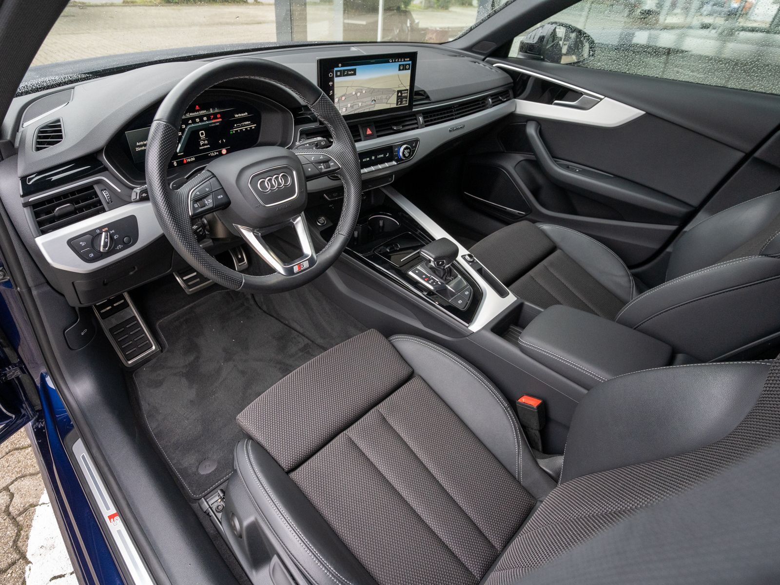 Fahrzeugabbildung Audi A4 Avant S line 45TFSI quatt NAVI MATRIX ACC B&O