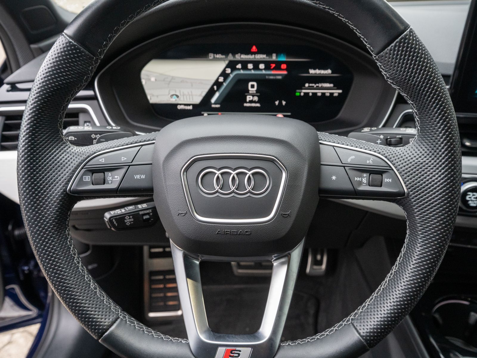 Fahrzeugabbildung Audi A4 Avant S line 45TFSI quatt NAVI MATRIX ACC B&O